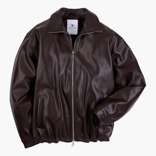 Braune Kunstlederjacke in Größe 48 mit Reißverschluss und weichem Innenfutter.