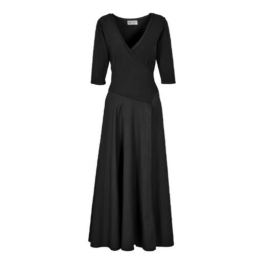 Schwarzes Ibiza Kleid in Größe 36 mit tailliertem Schnitt.