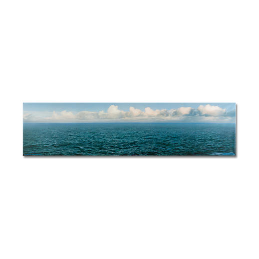 Helmut Ditsch – Das Meer II Helmut Ditsch: Fotorealismus in höchster Präzision. Die erste signierte Edition des teuersten Künstlers Argentiniens. Maße: 170 x 42,5 cm