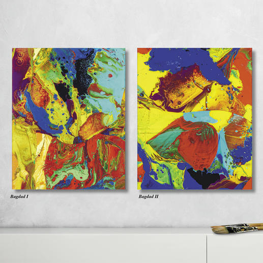 Zwei farbintensive Werke von Gerhard Richter in einem Raum.
