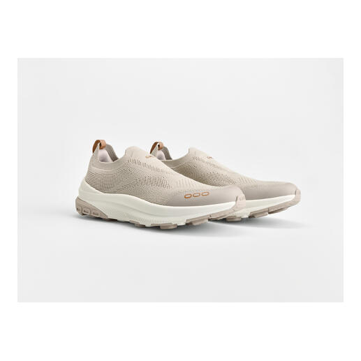 Zwei beige GNL Mesh-Sneaker auf hellem Hintergrund.