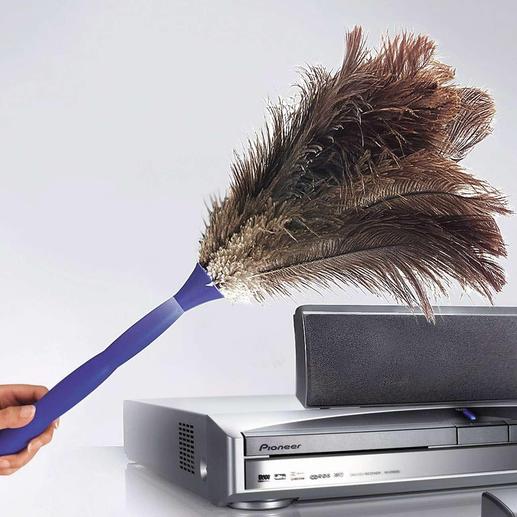 Auch ohne Teleskopstiel ein praktischer Helfer: So entstauben Sie z. B. Treppengeländer und empfindliche Elektronikgeräte. Auch ohne Teleskopstiel ein praktischer Helfer: So entstauben Sie z. B. Treppengeländer und empfindliche Elektronikgeräte.