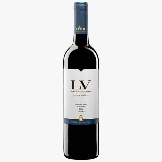 Lobo de Vasconcellos 2019, Vinho Regional Alentejano, Portugal 
            Best of Show: der Verkostungssieger unter 400 (!) portugiesischen Weinen. (Vinum)*
            *Vinum, Ausgabe 1/2 2023
        