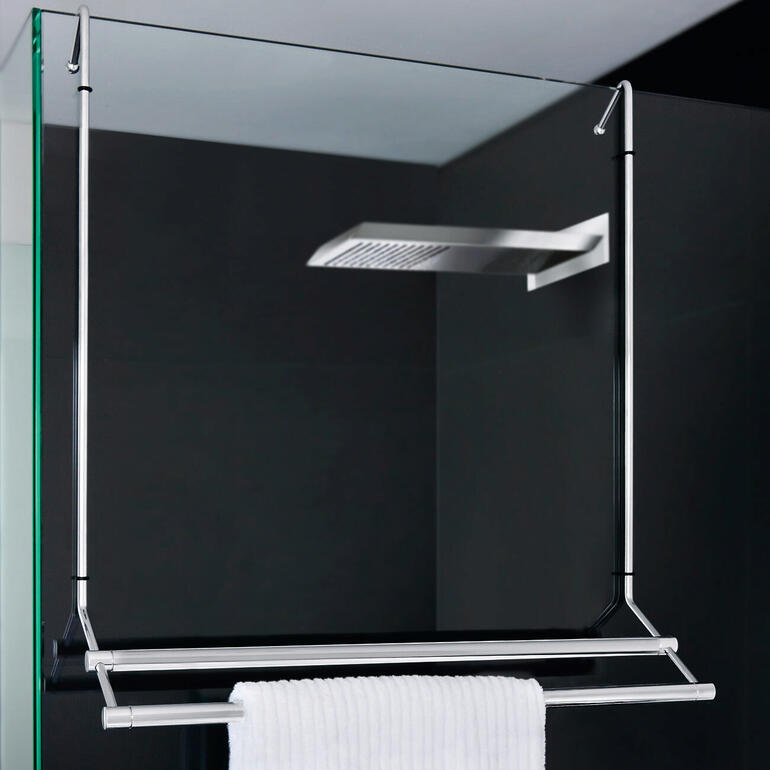 An der Dusche eingehängt, spart Ihr Badetuchhalter Platz – zur Glasreinigung jederzeit abnehmbar. Badetuchhalter oder Dusch-Einhängeregal GM5, ideal für ein aufgeräumtes Badezimmer.