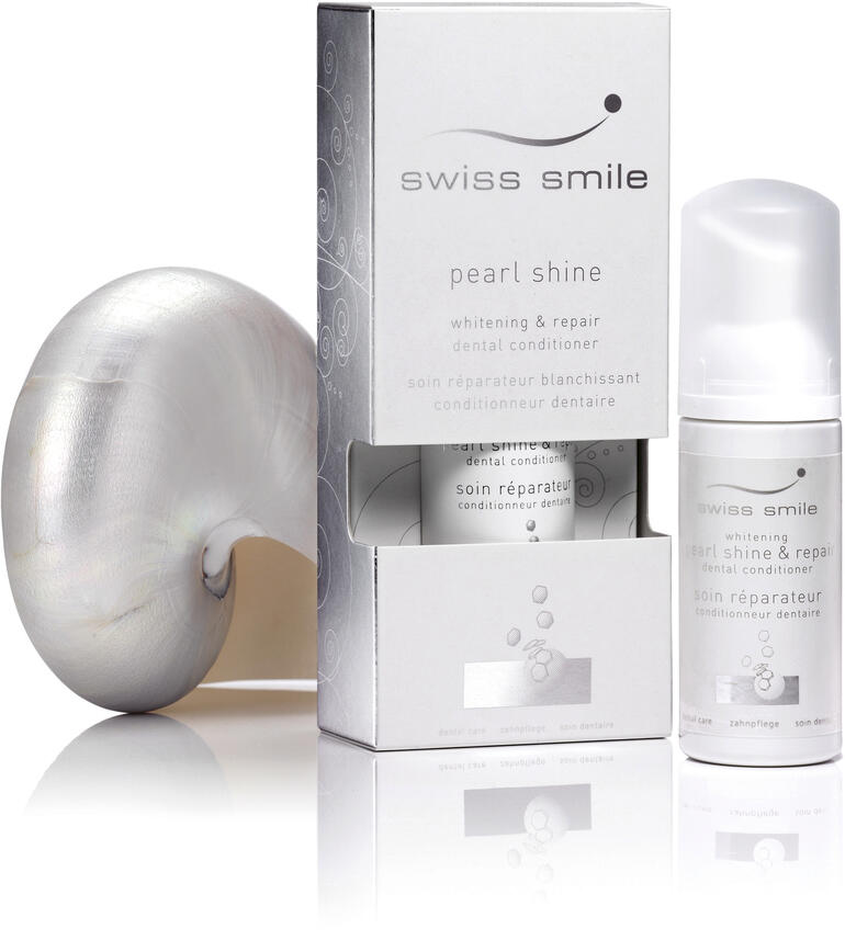 Der einmalige Lichtbrechungs-Effekt des Perlmutts verleiht Ihren Zähnen strahlenden, weißen Perlglanz. Pearl Shine & Repair Conditioner in ansprechendem Verpackungsdesign.