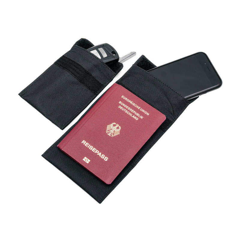 Smartphone-Abschirmtasche Schwarze Smartphone-Abschirmtasche mit Reisepass und Smartphone
