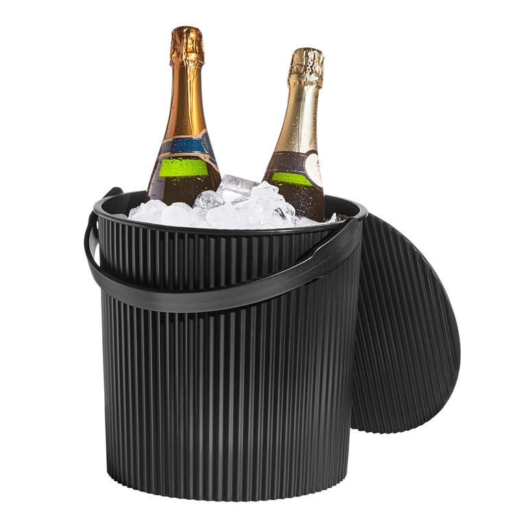 Schwarzer Multi Design Bucket mit zwei Flaschen Sekt auf Eis