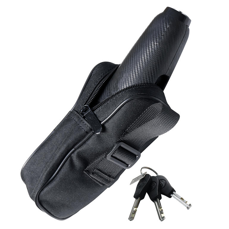 Zweirad-Wegfahrsperre in einer schwarzen Tasche mit Schlüsseln.