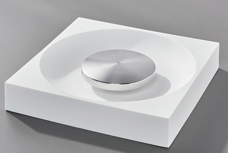 Geruchskiller XL Geruchskiller XL in einer minimalistisch gestalteten Umgebung.