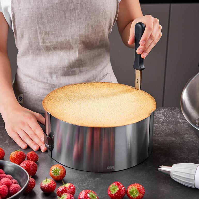 Vario-Tortenring CLIP mit Biskuit und Beeren