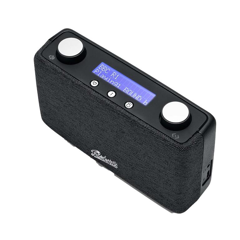 Mit 5 Bedienelementen für alle Funktionen und kontraststarkem LC-Display (dimmbar). Obere Ansicht des Roberts DAB+ Radio Play 11 mit Display.