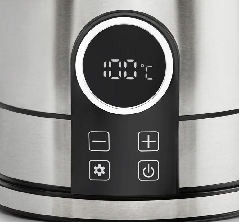 Die intuitive Sensor-Touch-Bedienung und die gut ablesbare Echtzeit-Temperaturanzeige sind formschön auf der Kannenfront untergebracht. Nahaufnahme des Bedienfelds des Wasserkochers mit Temperaturanzeige.