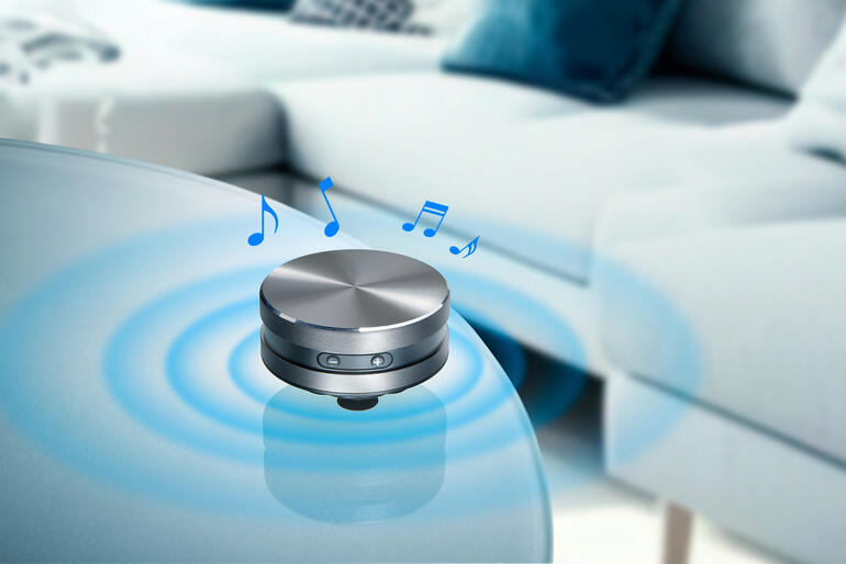 Ultrakompakter Wireless-Speaker auf einem Tisch