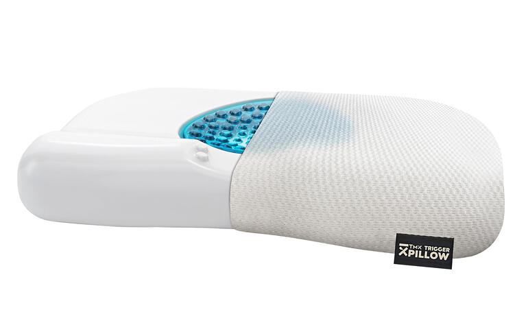 Kühlendes Technogel® für angenehmen Schlaf. Kühlendes Trigger-Kissen mit blauer Kühlfläche in der Seitenansicht.
