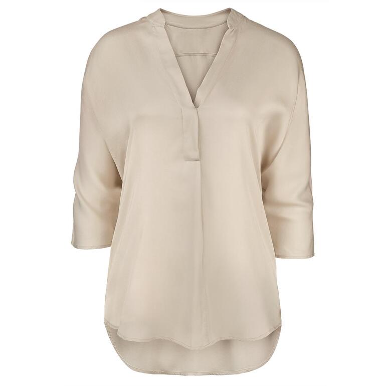 Tunika-Bluse, Creme Beige Tunika-Bluse mit V-Ausschnitt und langen Ärmeln auf weißem Hintergrund.
