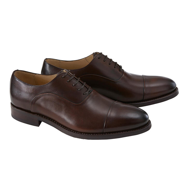 Derby, Espresso Zwei braune Cordwainer Business-Schuhe mit Schnürung, Vorderansicht.