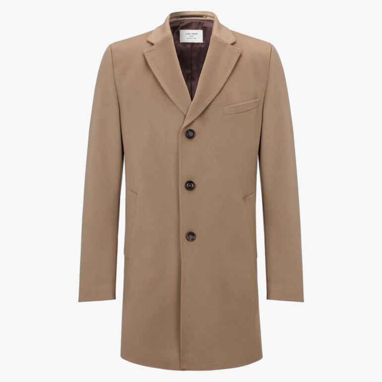 Brauner Kaschmirmantel mit Knopfleiste und einfachem Reverskragen.