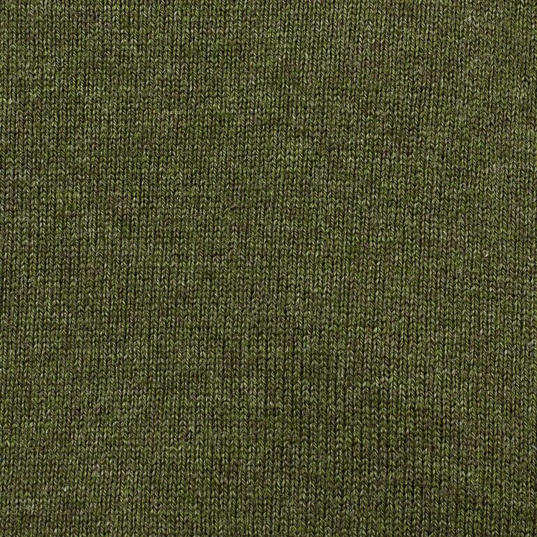 Nahaufnahme eines olivgrünen Feinstrickstoffs.