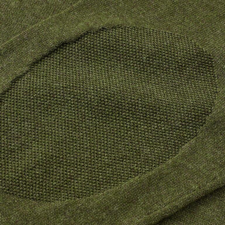 Detailaufnahme des Stoffes mit dunkelgrüner Ellbogenverstärkung.
