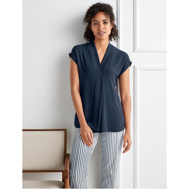 Navy Dunkelblaues Janice & Jo Sommer-Blusenshirt mit kurzen Ärmeln, seitliche Ansicht