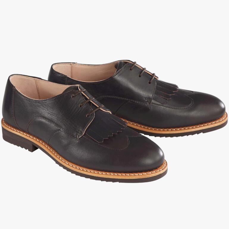 Zwei braune desenrasco Urban-Derby mit Fransen.