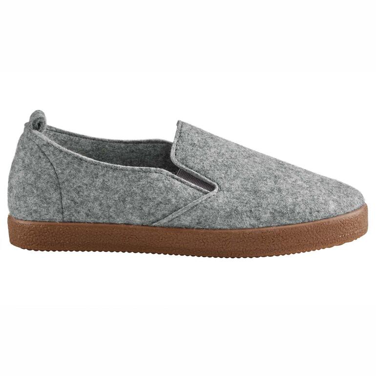 Grand Step Shoes Filz-Slip-on Graue Filz-Slip-ons in seitlicher Ansicht.