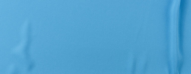 Hellblaues T-Shirt mit kurzer Arm