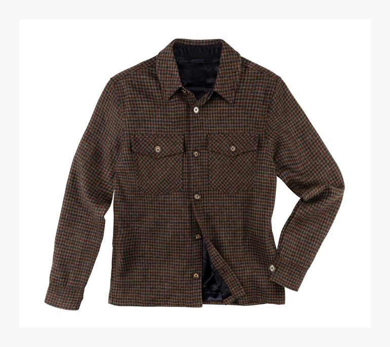 Hahnentritt-Overshirt im Farbton Braun, auf weißem Hintergrund.