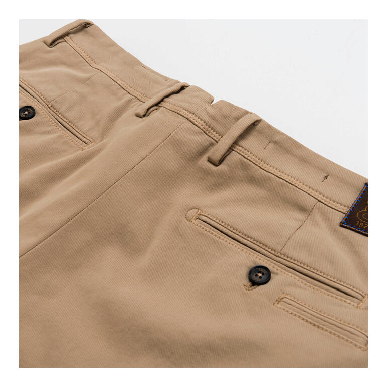Sand Detailaufnahme von g1920 Kavallerie-Twillhose mit Taschen.