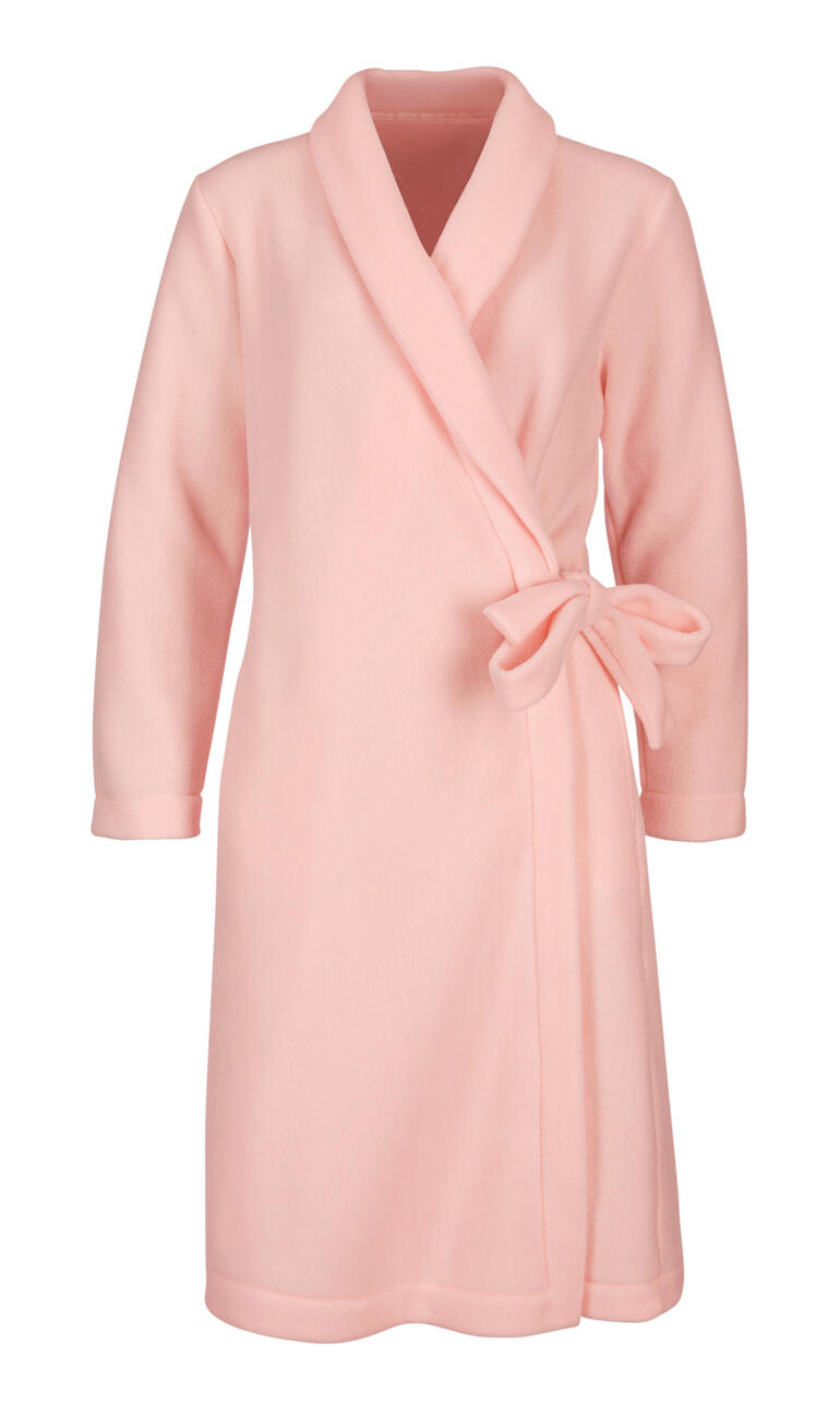 Rosa Fleece-Morgenmantel, frontal abgebildet.