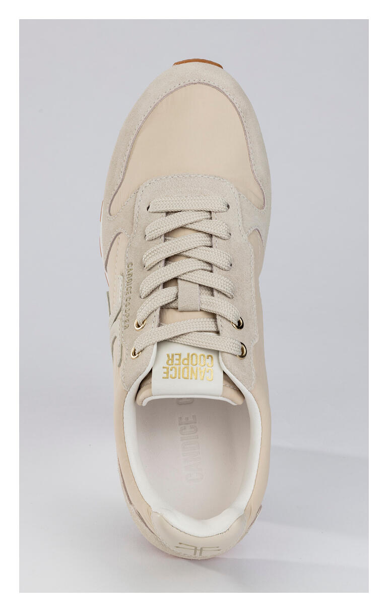 Helle Candice Cooper Ultralight-Sneaker von oben.