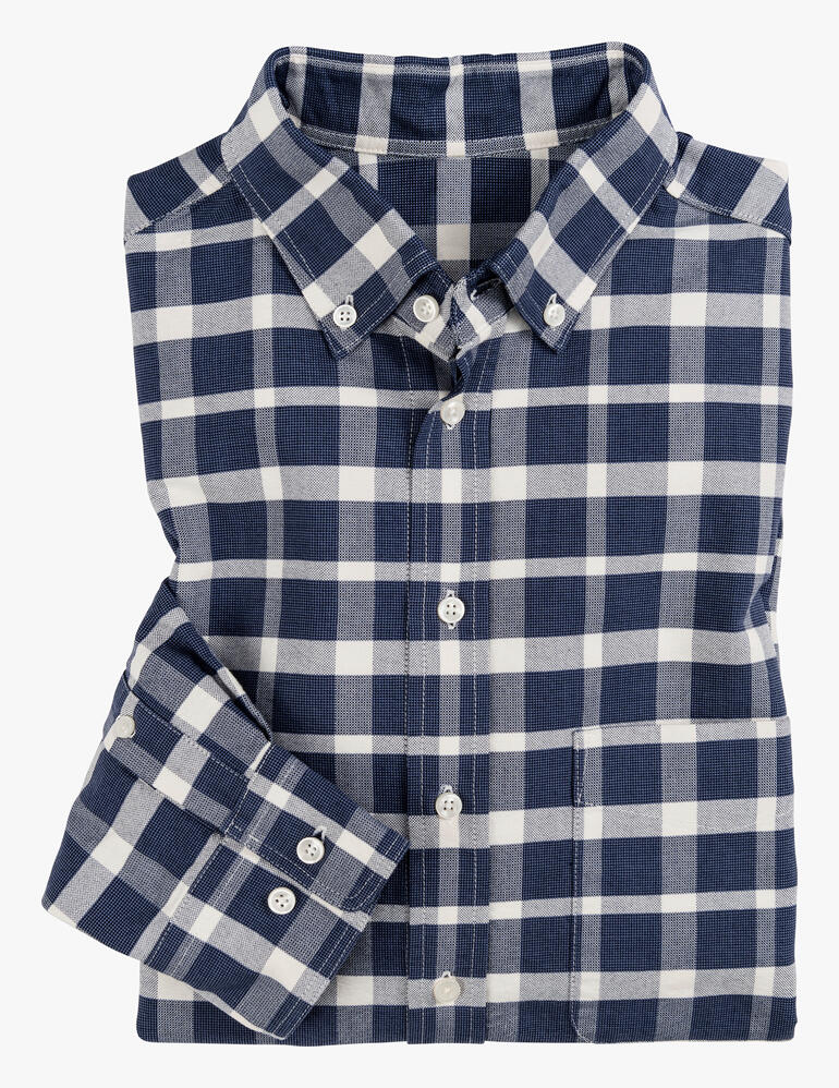 Kariertes Hemd in Navy und Weiß, gefaltet