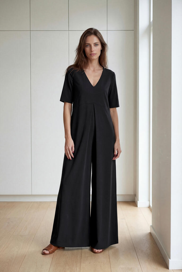 Schwarzer Jersey-Jumpsuit mit V-Ausschnitt und weitem Bein