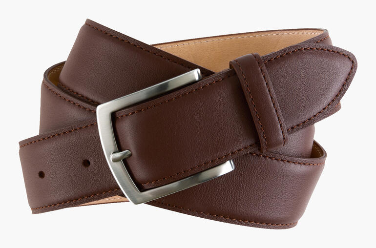 Luxusledergürtel in Kastanienfarbe mit schmalem Design.