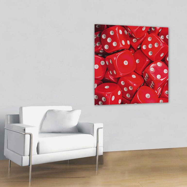 Die roten Würfel sind so realistisch gemalt, dass man erst auf den zweiten Blick erkennt, dass es keine Fotografie ist. Rote Würfel mit weißen Punkten auf hellem Hintergrund