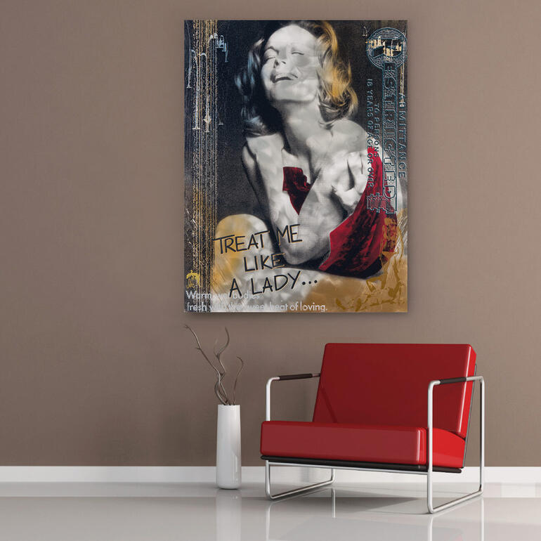 „Like a Lady“, 100 x 130 x 0,3 cm. Bild von Devin Miles, das eine Frau zeigt, die in einem roten Kleid posiert.