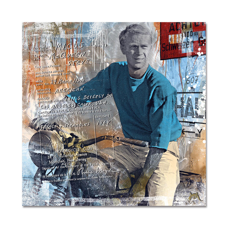 „American Hero“, 70 x 70 x 0,3 cm. Mann auf einem Motorrad in einem retro Style mit typischen amerikanischen Motiven.
