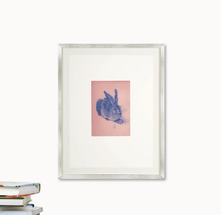 Hase ROSA in Rahmen, an der Wand