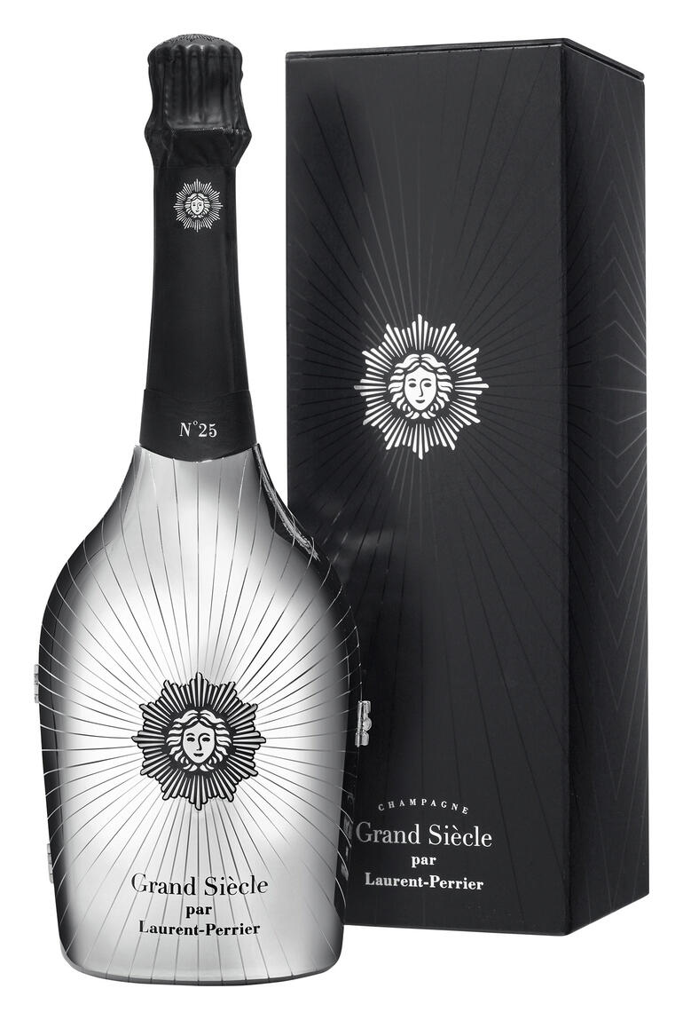 Flasche Grand Siècle No. 25 Robe Lumière mit schimmernder Verpackung
